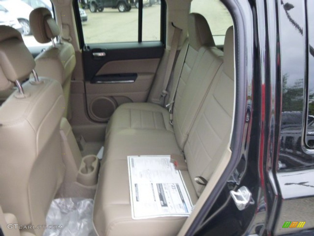 2015 Jeep Patriot Limited 4x4 Rear Seat Photo #98187459