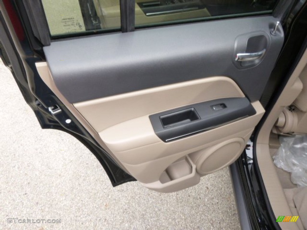 2015 Patriot Limited 4x4 - Black / Dark Slate Gray/Light Pebble Beige photo #13