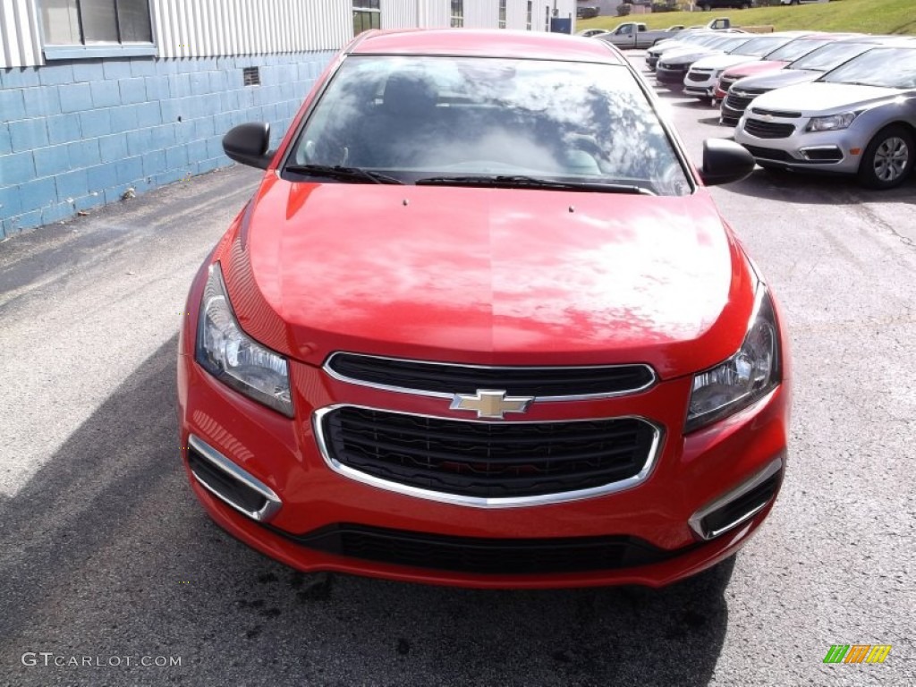 2015 Cruze LS - Red Hot / Jet Black/Medium Titanium photo #4