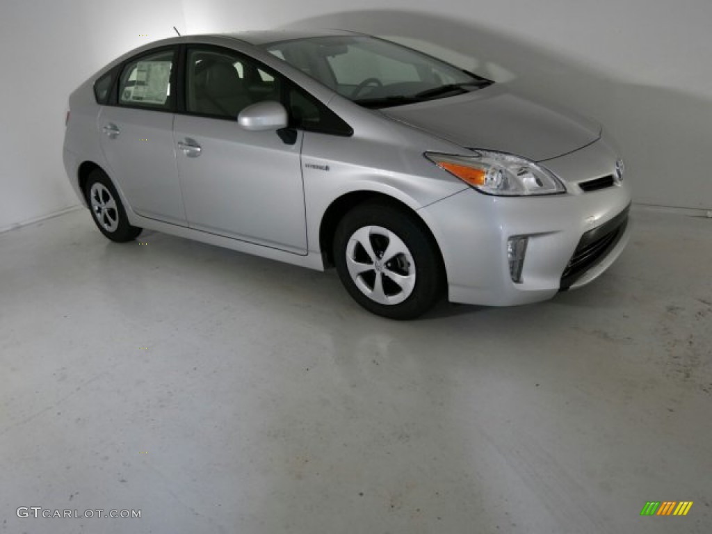 2015 Prius Three Hybrid - Classic Silver Metallic / Misty Gray photo #2