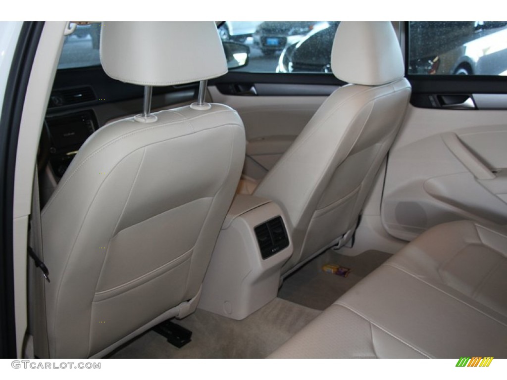 2014 Passat 2.5L SE - Candy White / Cornsilk Beige photo #18