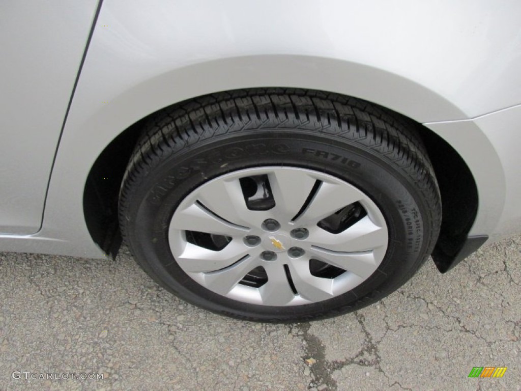 2015 Chevrolet Cruze LS Wheel Photo #98200950