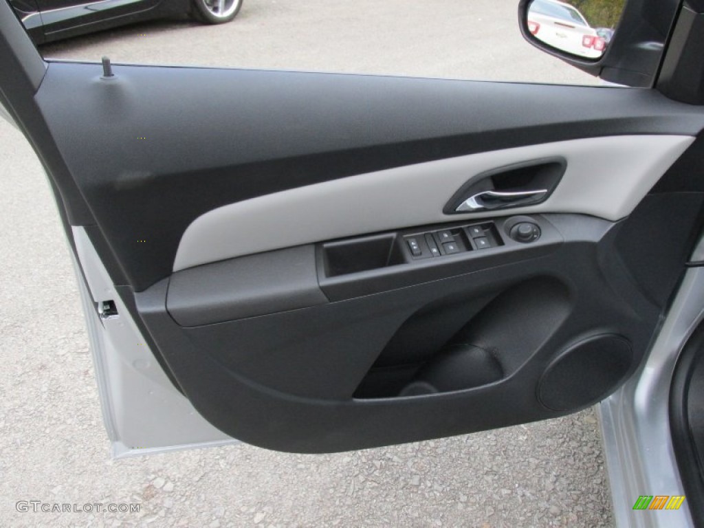 2015 Chevrolet Cruze LS Jet Black/Medium Titanium Door Panel Photo #98201154