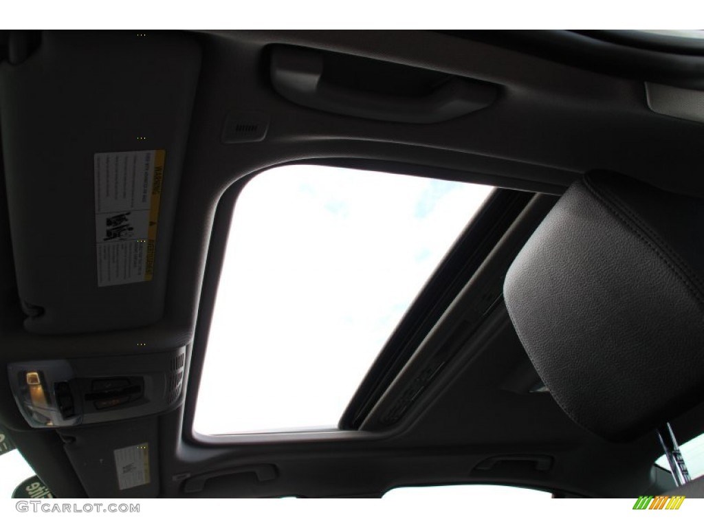 2014 3 Series 320i xDrive Sedan - Mineral White Metallic / Black photo #14