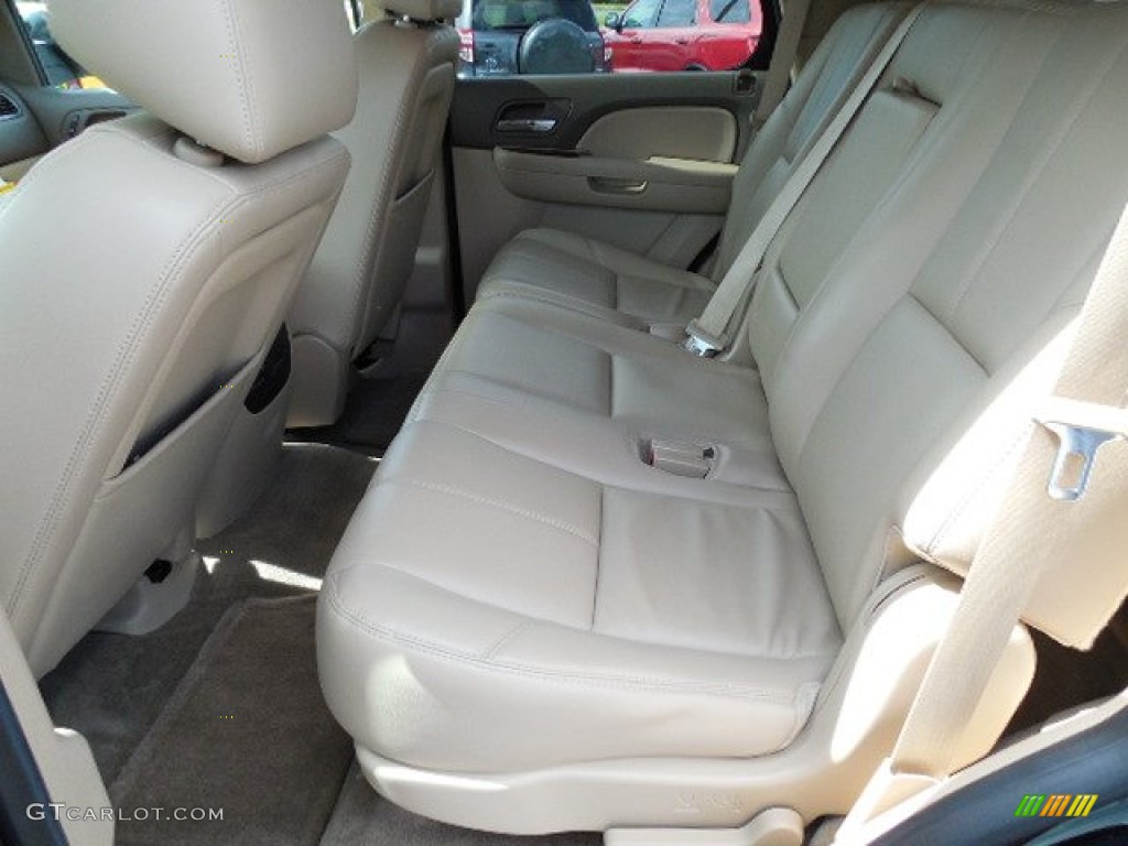 Light Tan Interior 2014 GMC Yukon SLT Photo #98203737