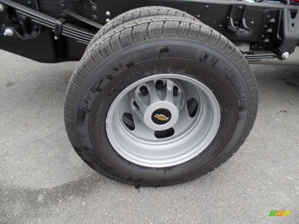 2015 Chevrolet Silverado 3500HD WT Regular Cab 4x4 Chassis Wheel Photo #98207653
