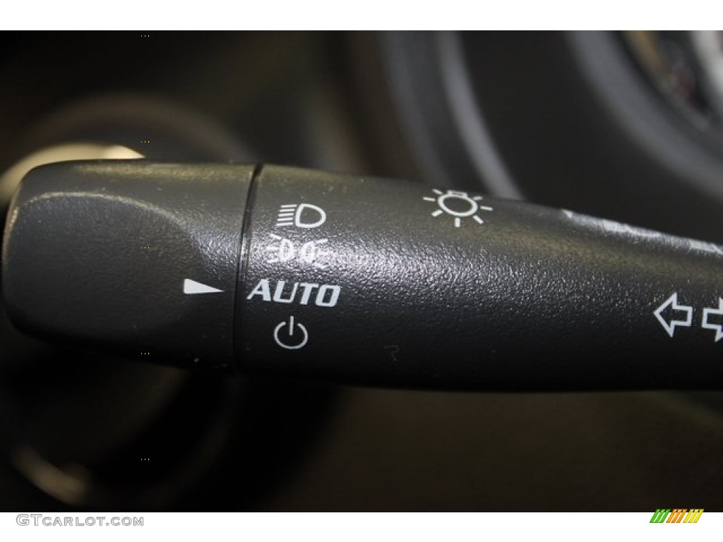 2009 Pontiac G6 GT Convertible Controls Photo #98207682