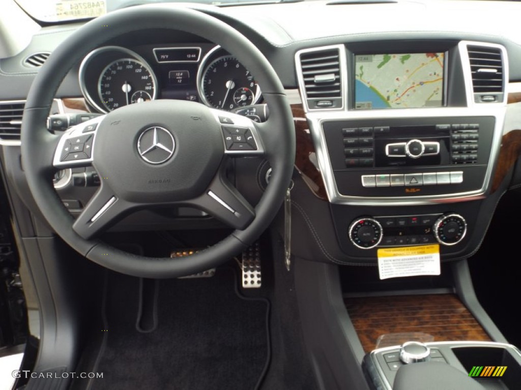 2015 Mercedes-Benz ML 400 4Matic Black Dashboard Photo #98225252