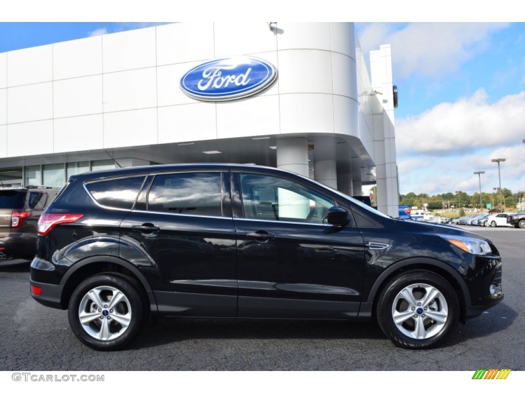 Tuxedo Black Metallic 2015 Ford Escape SE Exterior Photo #98229467