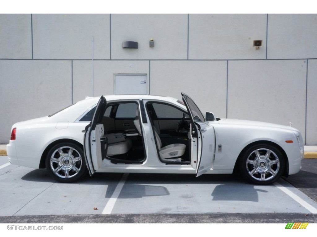 English White 2012 Rolls-Royce Ghost Standard Ghost Model Exterior Photo #98231645