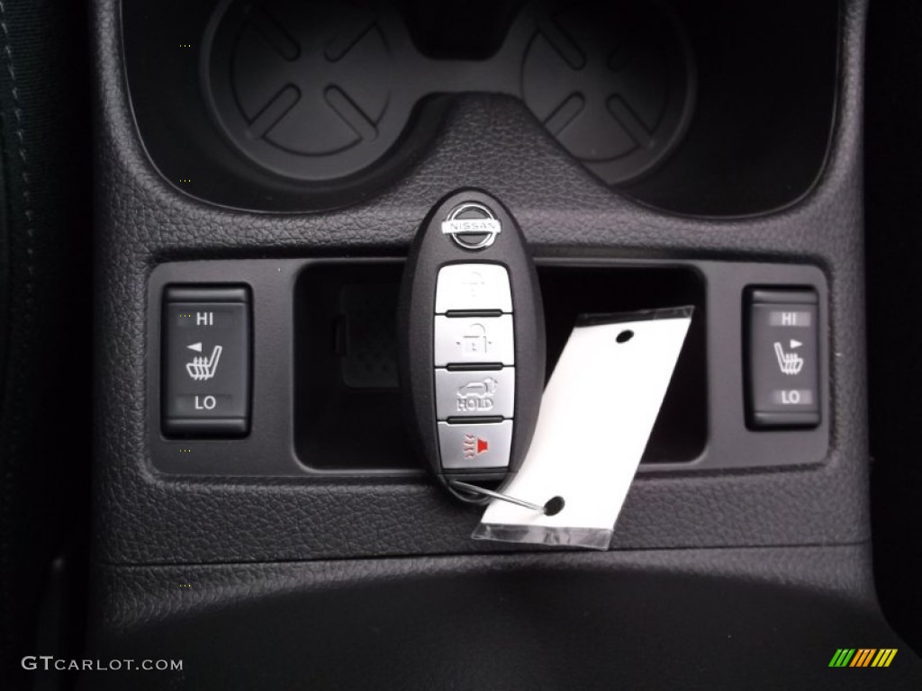 2015 Nissan Rogue SL AWD Keys Photos