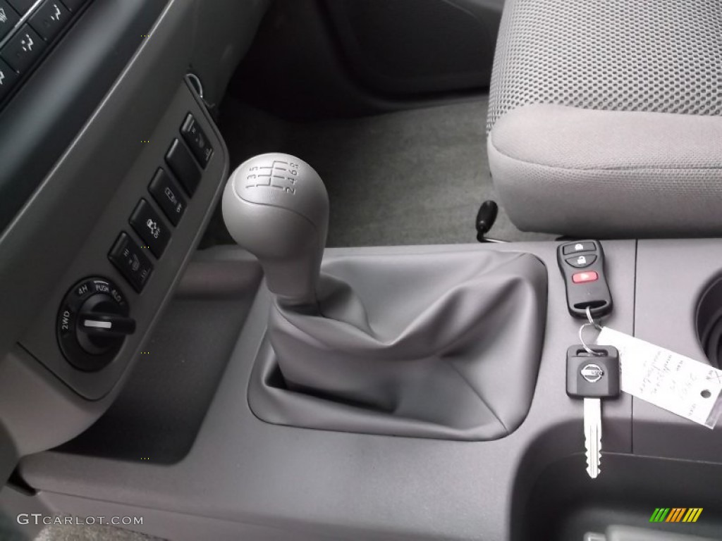 2015 Nissan Frontier SV Crew Cab 4x4 6 Speed Manual Transmission Photo #98236103