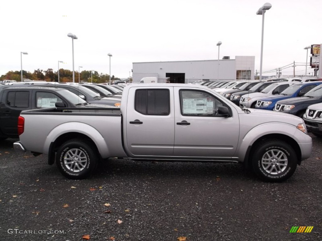 Brilliant Silver 2015 Nissan Frontier SV Crew Cab 4x4 Exterior Photo #98237539