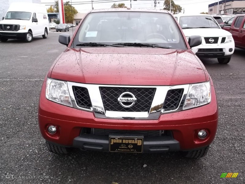 2015 Frontier SV King Cab 4x4 - Cayenne Red / Beige photo #4