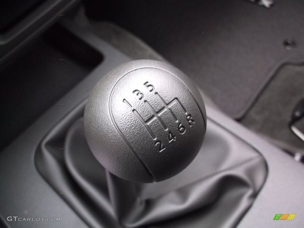 2015 Nissan Xterra S 4x4 6 Speed Manual Transmission Photo #98239133