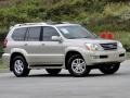 Front 3/4 View of 2004 GX 470