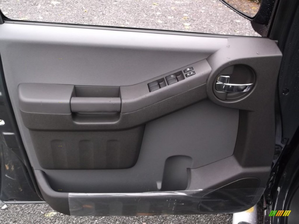 2015 Nissan Xterra S 4x4 Gray Door Panel Photo #98239934