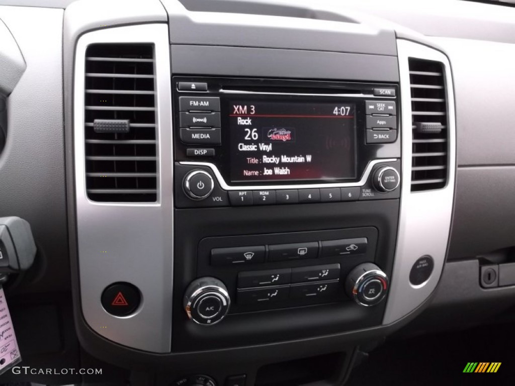 2015 Nissan Xterra S 4x4 Controls Photo #98240018