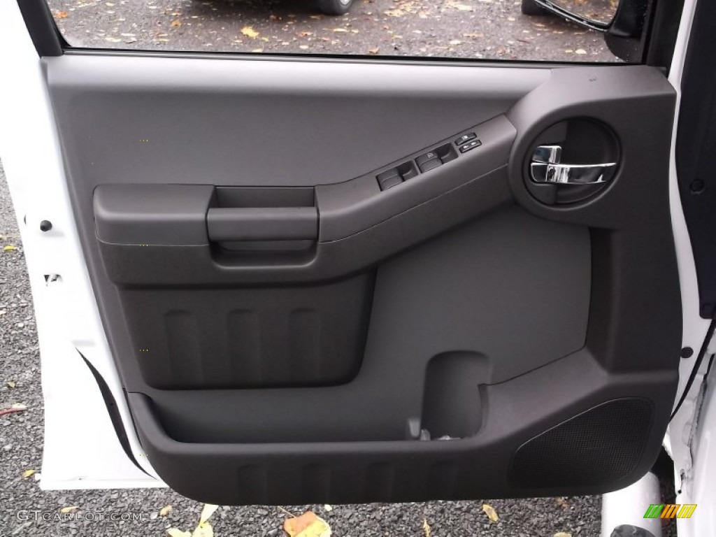 2015 Nissan Xterra S 4x4 Gray Door Panel Photo #98240318