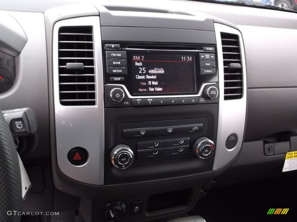 2015 Nissan Xterra S 4x4 Controls Photo #98240387
