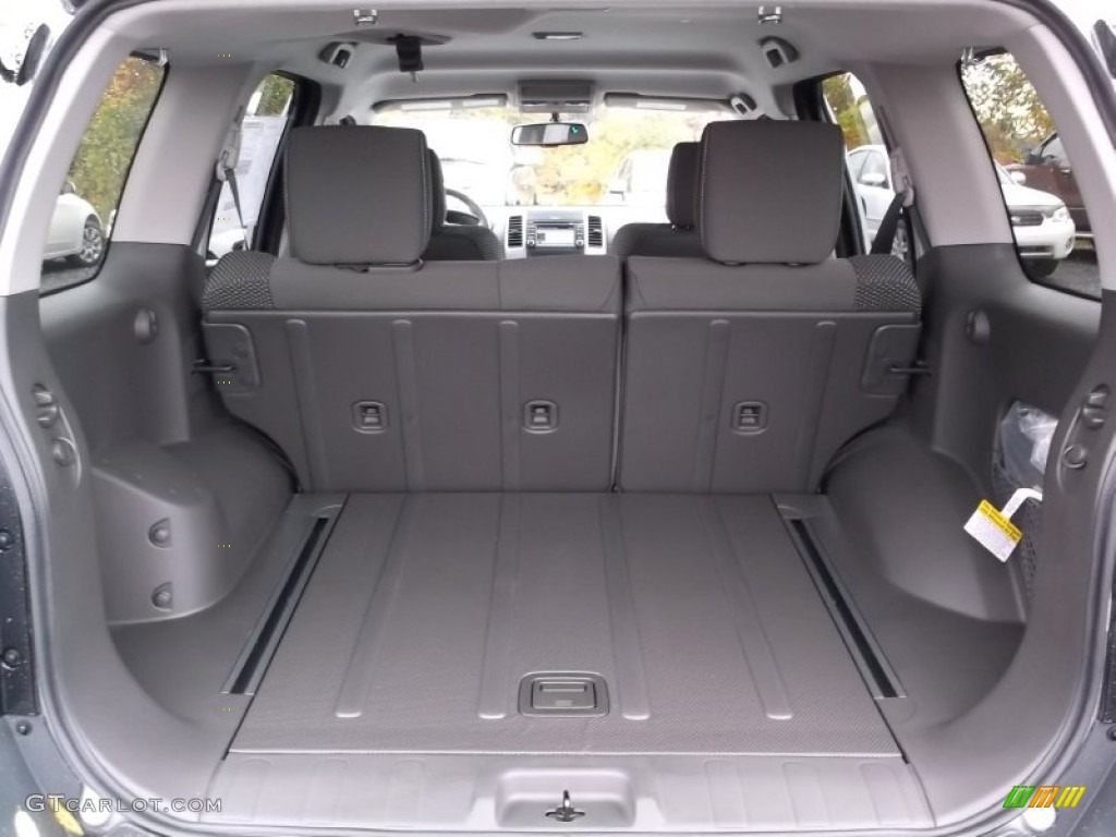 2015 Nissan Xterra PRO-4X 4x4 Trunk Photos