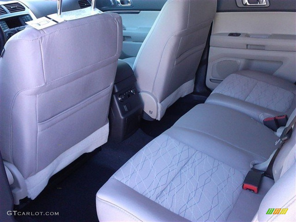 2015 Explorer FWD - Ruby Red / Medium Light Stone photo #18