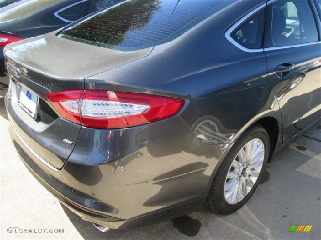 2015 Fusion Energi SE - Magnetic Metallic / Charcoal Black photo #8