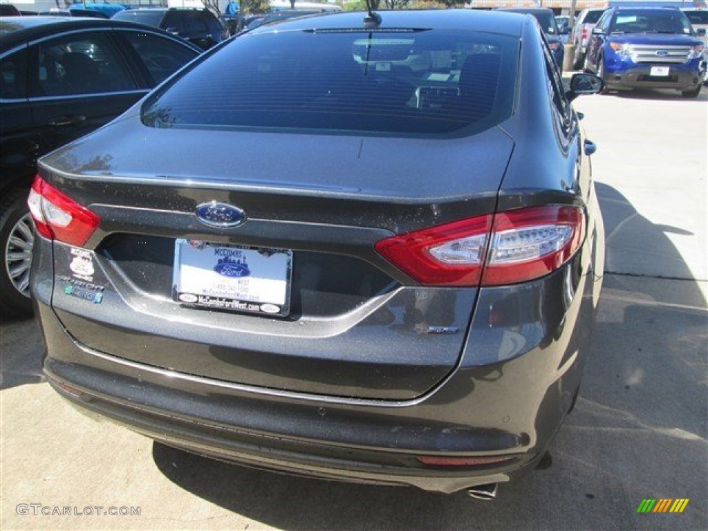 2015 Fusion Energi SE - Magnetic Metallic / Charcoal Black photo #9