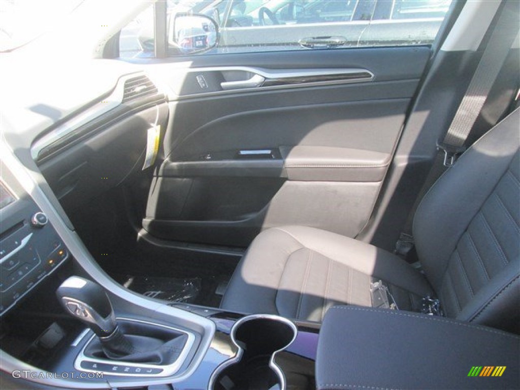 2015 Fusion Energi SE - Magnetic Metallic / Charcoal Black photo #22