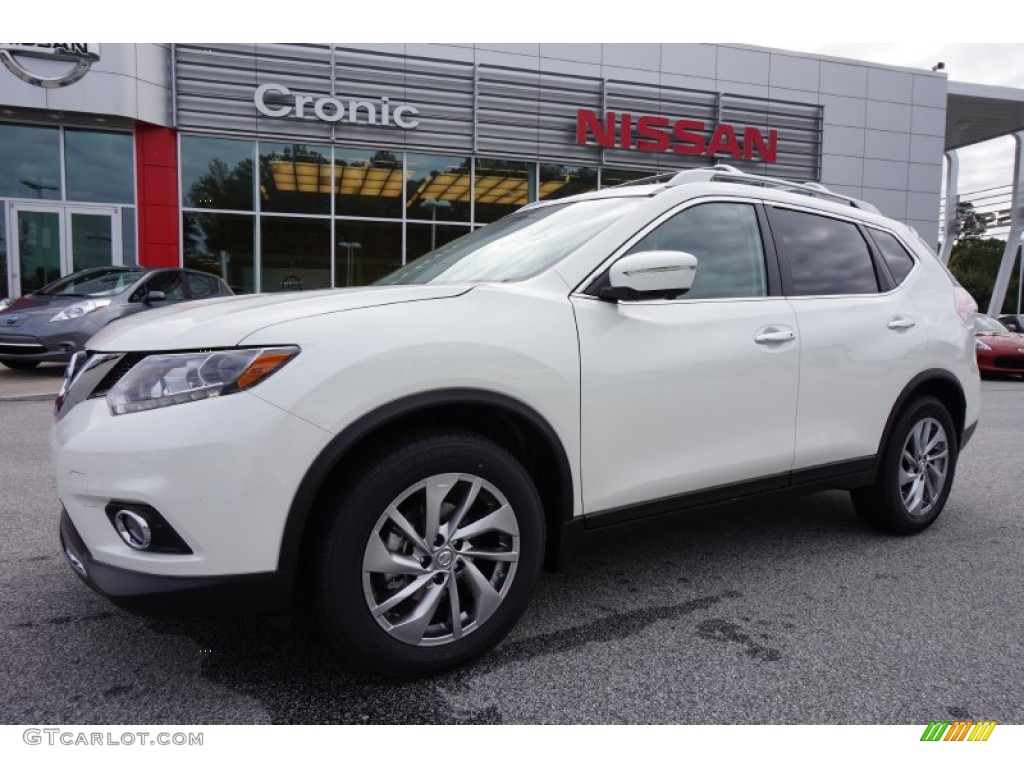 2015 Rogue SL - Pearl White / Almond photo #1