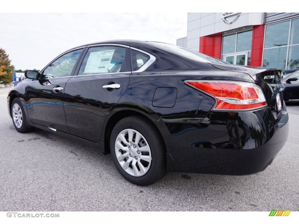 2015 Altima 2.5 S - Super Black / Charcoal photo #3