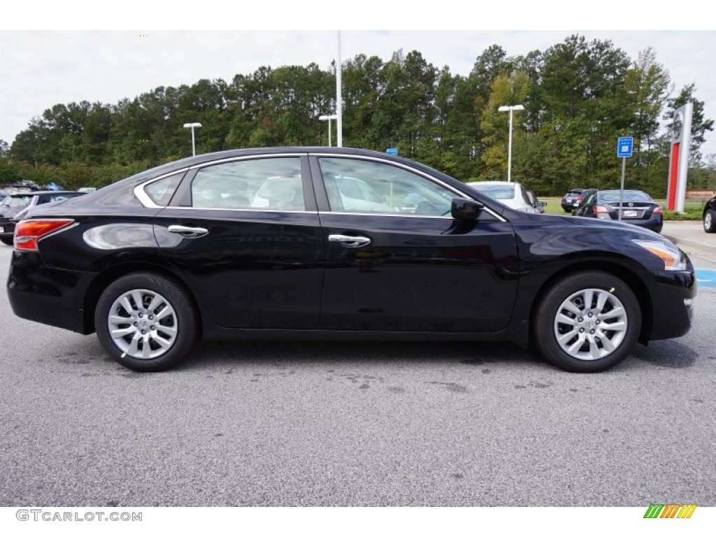 2015 Altima 2.5 S - Super Black / Charcoal photo #6