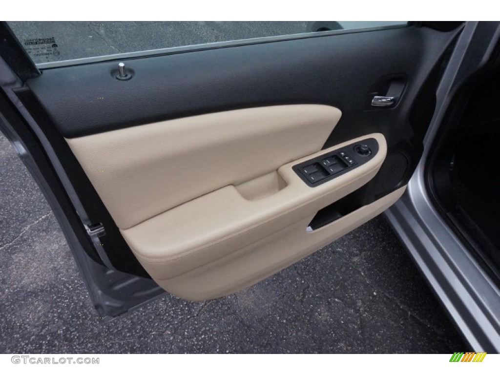 2013 200 LX Sedan - Billet Silver Metallic / Black/Light Frost Beige photo #14