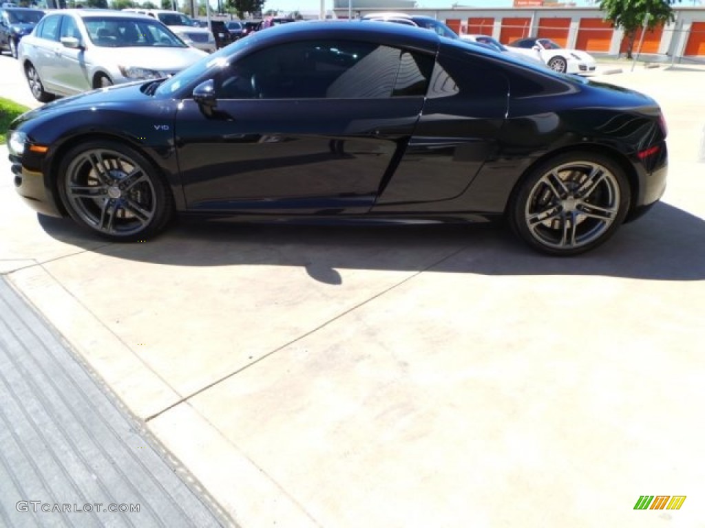 2012 R8 5.2 FSI quattro - Phantom Black Pearl Effect / Red photo #4