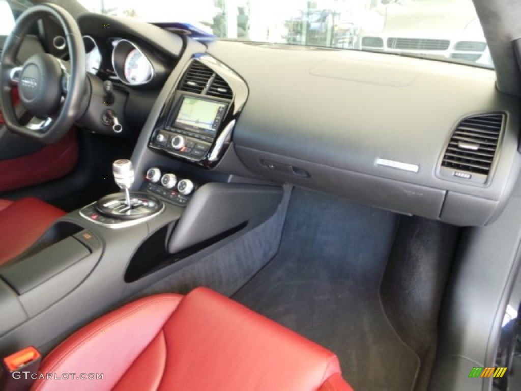 2012 R8 5.2 FSI quattro - Phantom Black Pearl Effect / Red photo #33