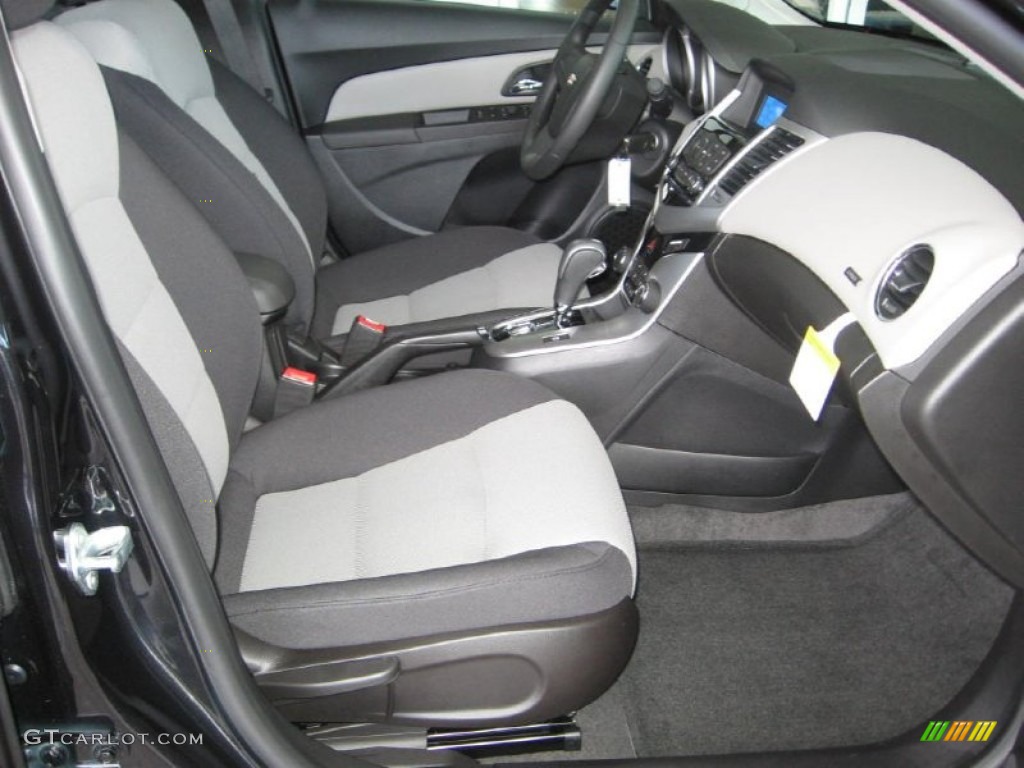 2015 Cruze LS - Black Granite Metallic / Jet Black/Medium Titanium photo #9