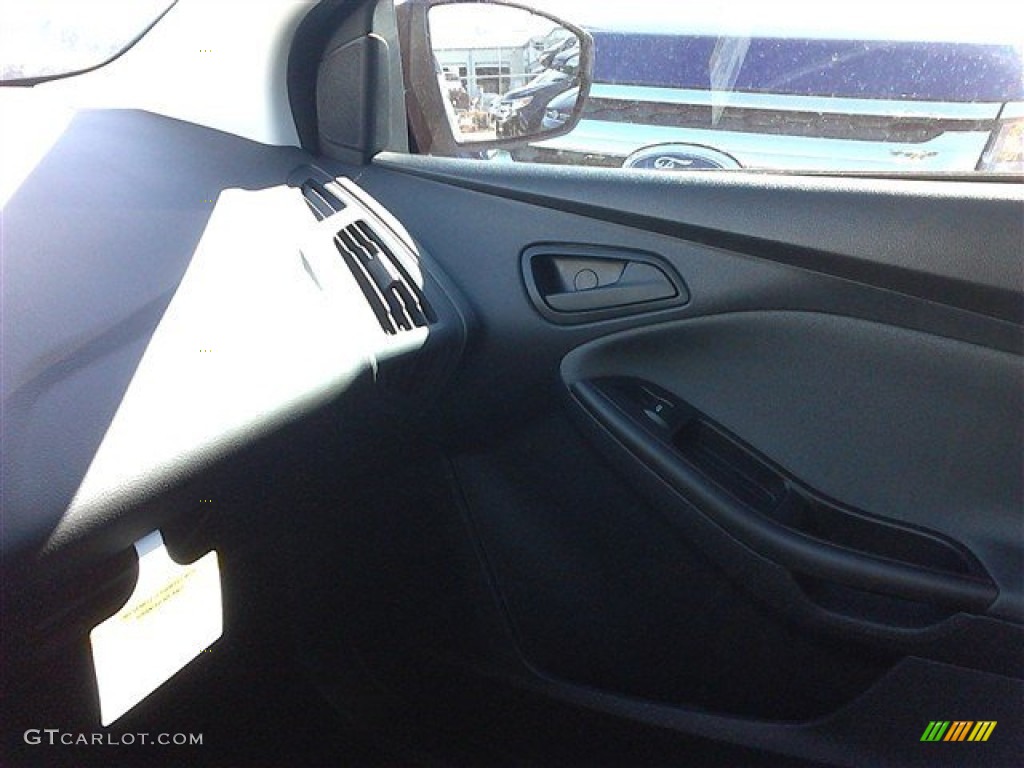 2014 Focus S Sedan - Sterling Gray / Charcoal Black photo #29