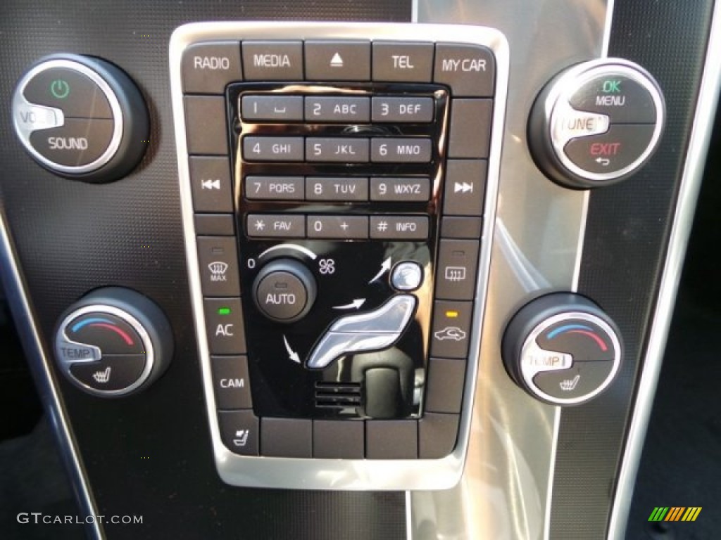 2015 Volvo XC60 T6 AWD R-Design Controls Photo #98264051