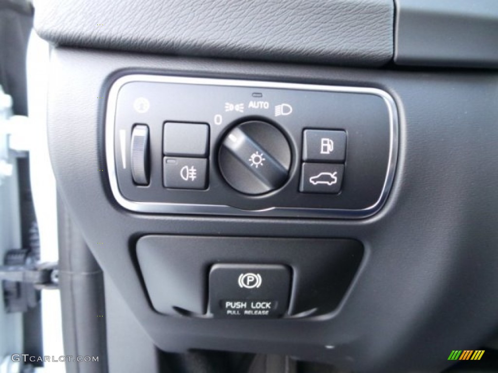 2015 Volvo S60 T6 AWD R-Design Controls Photo #98264927
