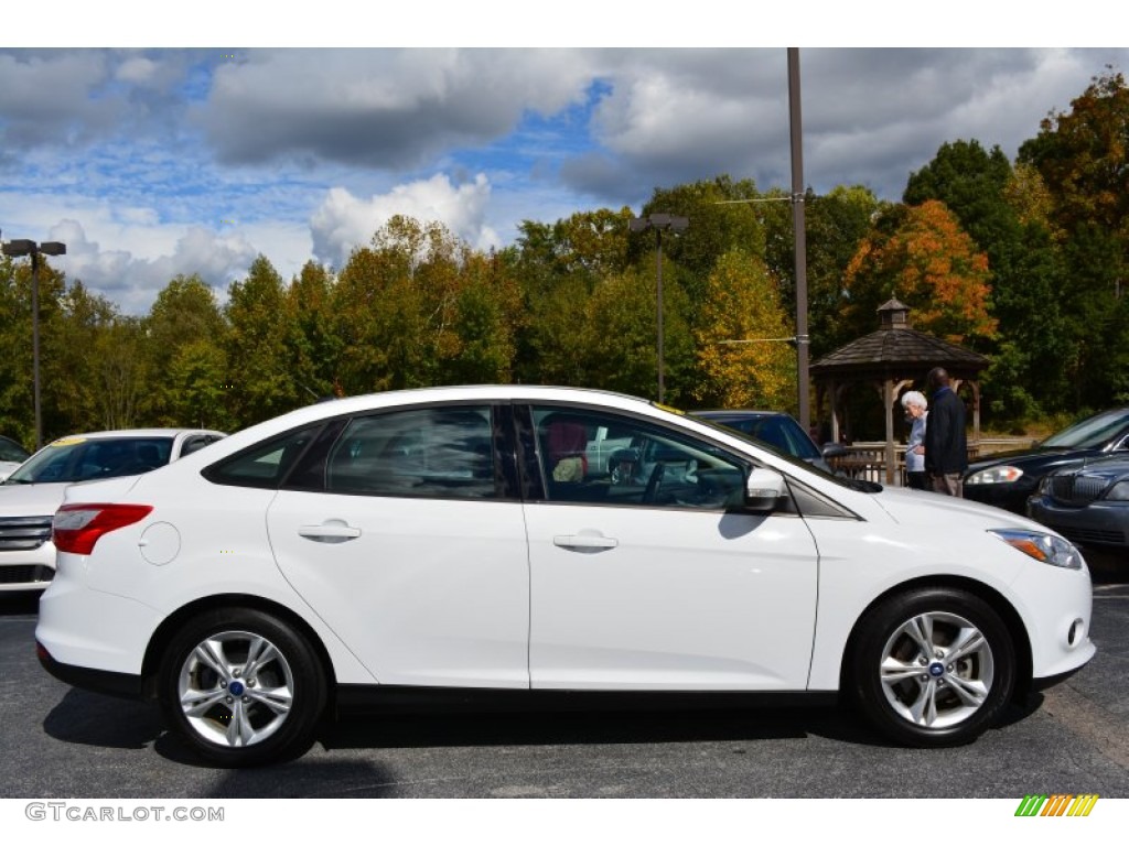 Oxford White 2013 Ford Focus SE Sedan Exterior Photo #98265113