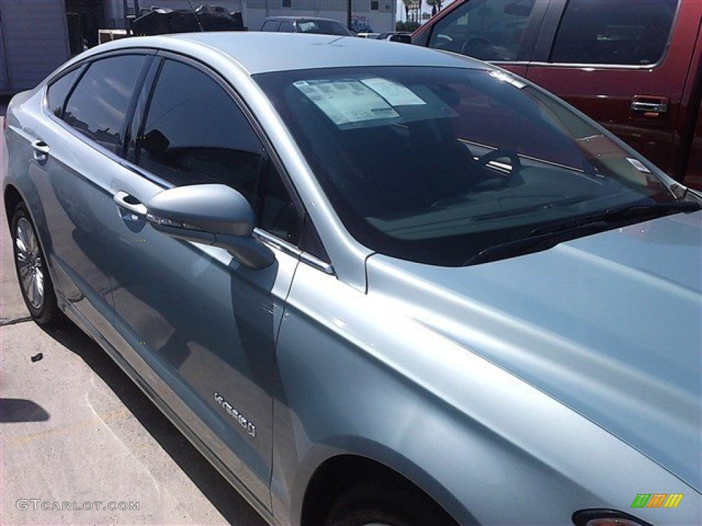 2014 Fusion Hybrid SE - Ice Storm / Charcoal Black photo #4