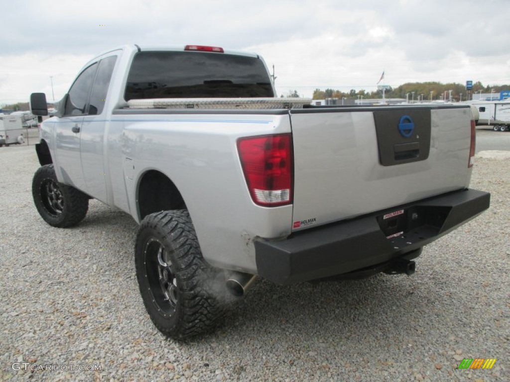 2005 Titan LE King Cab - Radiant Silver / Graphite/Titanium photo #20