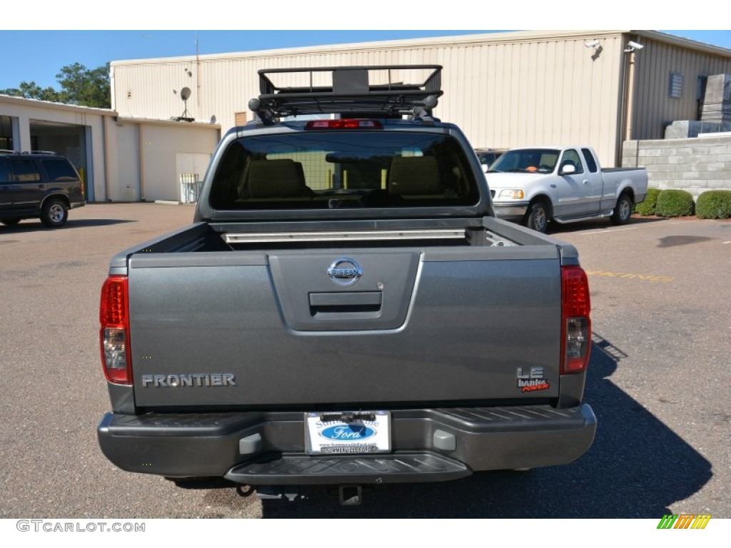 2006 Frontier LE Crew Cab - Granite Metallic / Steel photo #4