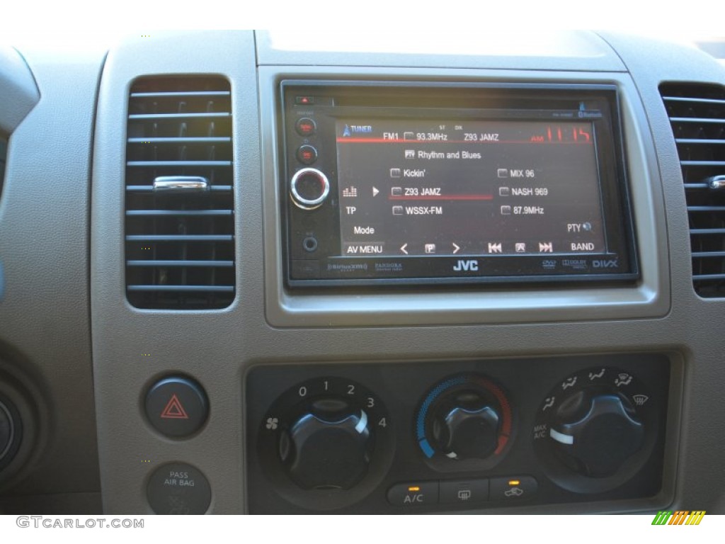 2006 Frontier LE Crew Cab - Granite Metallic / Steel photo #29