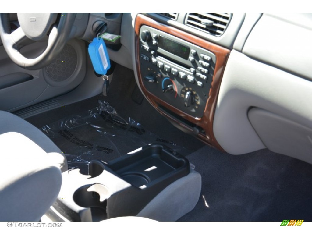 2005 Taurus SEL - Light Tundra Metallic / Medium/Dark Flint photo #19