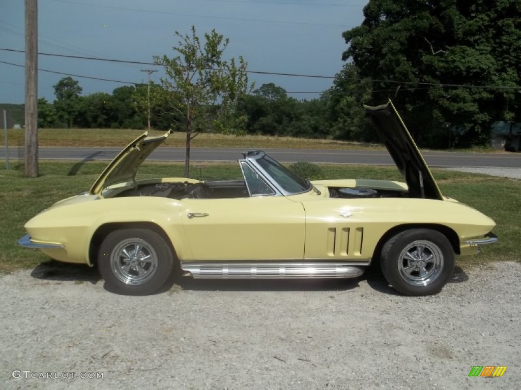 Goldwood Yellow 1965 Chevrolet Corvette Sting Ray Convertible Exterior Photo #98288083