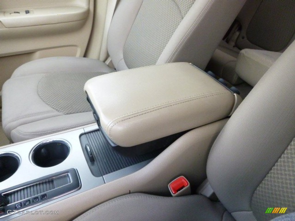 2008 Outlook XE AWD - Gold Mist / Tan photo #23