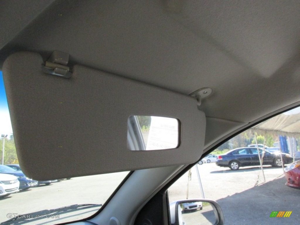 2008 Aveo LS Sedan - Cosmic Silver Metallic / Charcoal photo #28