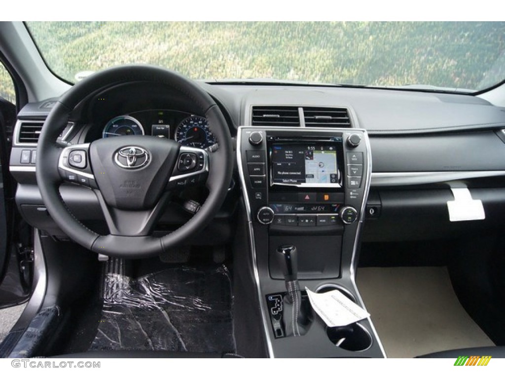 2015 Toyota Camry Hybrid XLE Black Dashboard Photo #98313508