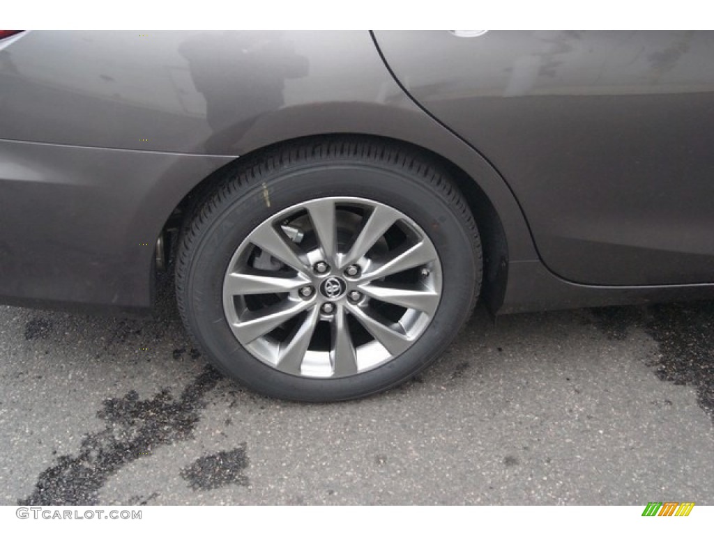 2015 Toyota Camry Hybrid XLE Wheel Photo #98313616